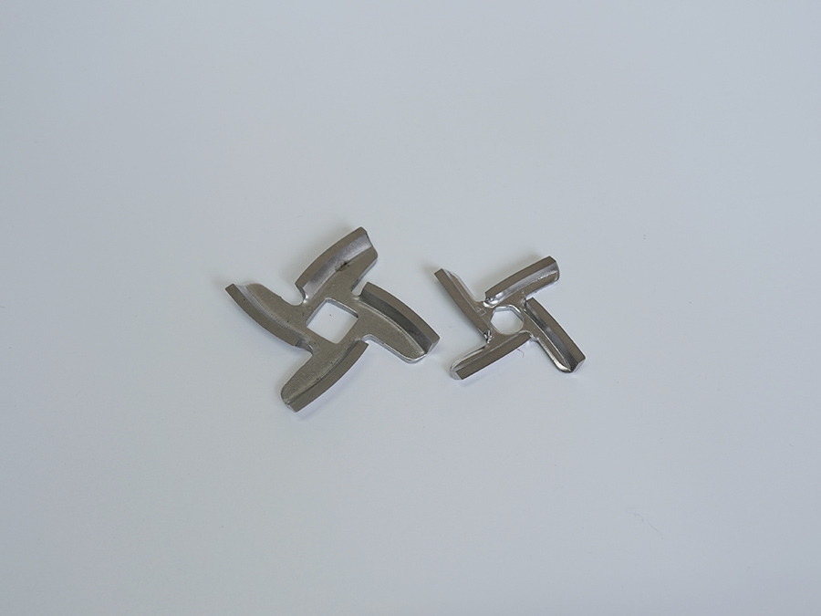 Cross meat grinder blade